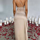 Satinkleid in Maxilänge mit Schlitz und Drapierung, One-Shoulder-Design