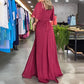 Einfarbiges Kleid mit V-Ausschnitt und Schlitz an der Taille